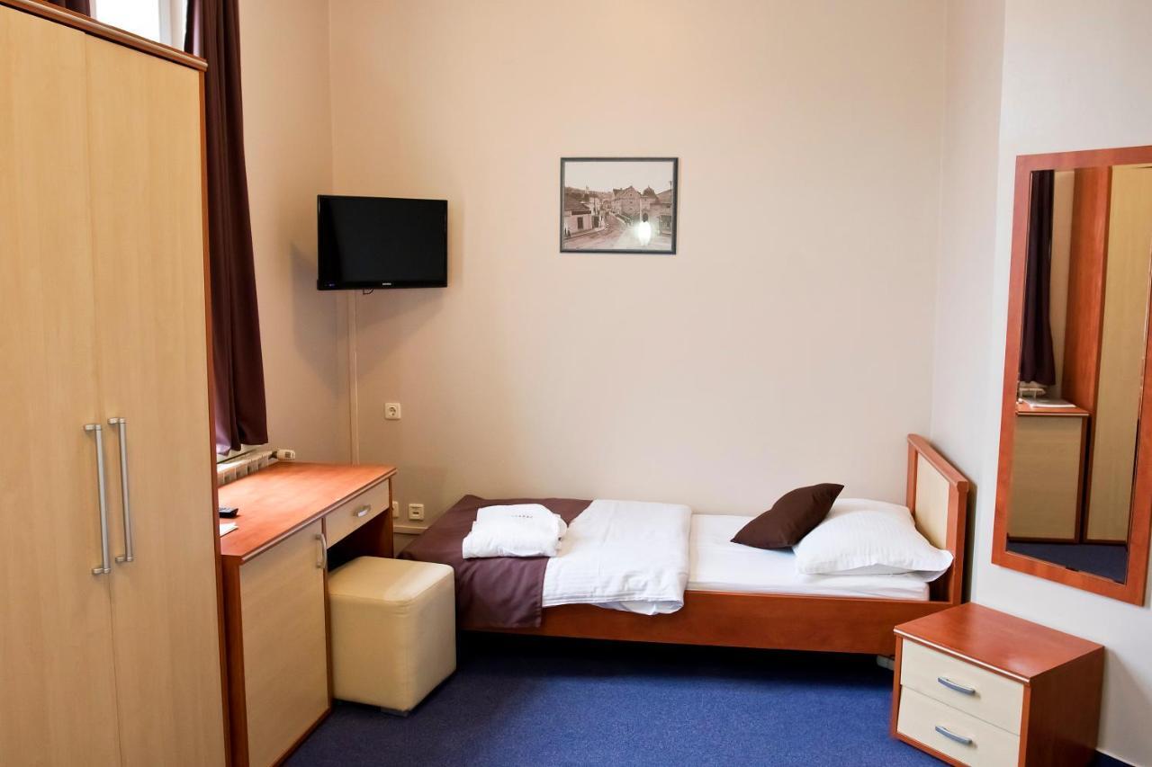 Hotel Pakrac 外观 照片