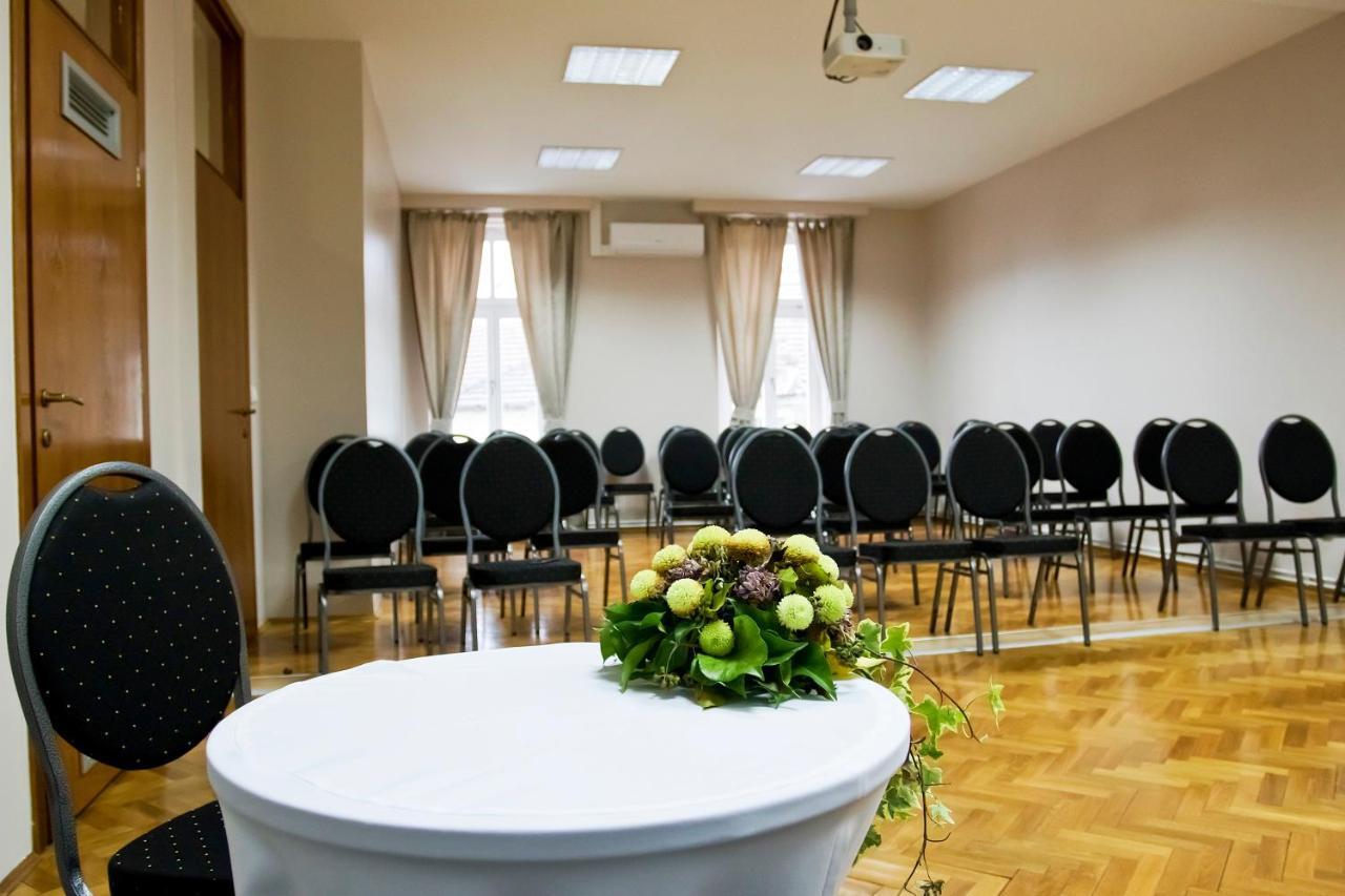 Hotel Pakrac 外观 照片